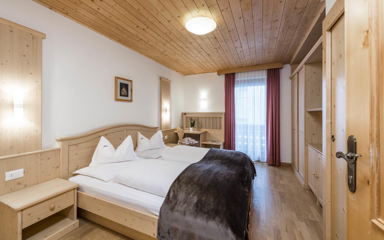 Stoa - Elegant & Romantic Guest House - "Adults Only" San Vigilio Di Marebbe Exterior foto